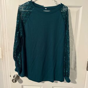 NWT Yesno Green Thermal Lace Sleeve Woman's Top - Large